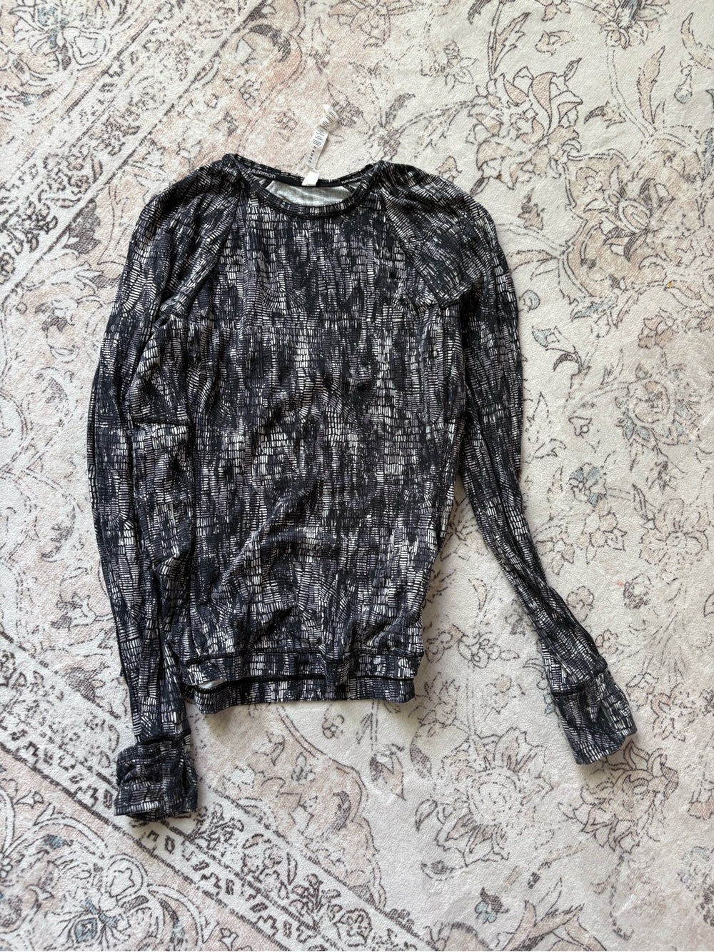 lululemon athletica Black & White Long-Sleeve Performance Top